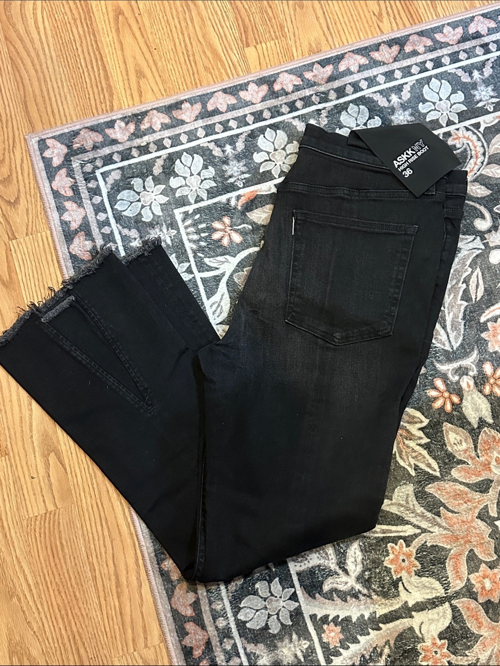 ASKK NY Black Frayed-Hem Cropped Jeans